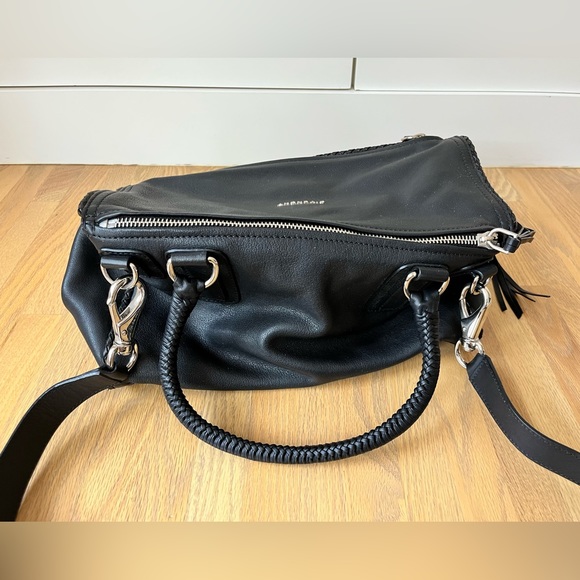 Givenchy Pandora Bag Large with tassel zipper. - Picture 2 of 4